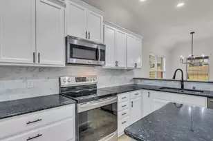 829 Lake Woodland Dr, Little Elm, TX 75068 - Photo 9