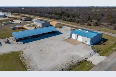 510 Locust Street, Whitesboro, TX 76273 - Photo 1