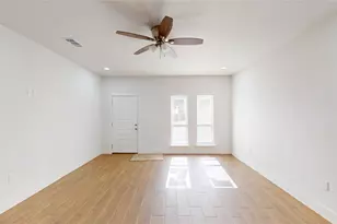 1615 Poplar St, Dallas, TX 75215 - Photo 3