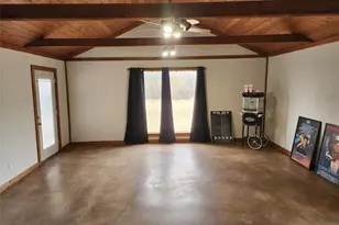 200 Pembrook Dr, Breckenridge, TX 76424 - Photo 7