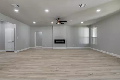 208 Splitrail Drive, Mabank, TX 75143 - Photo 7