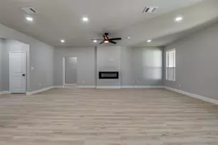 208 Splitrail Dr, Mabank, TX 75143 - Photo 7