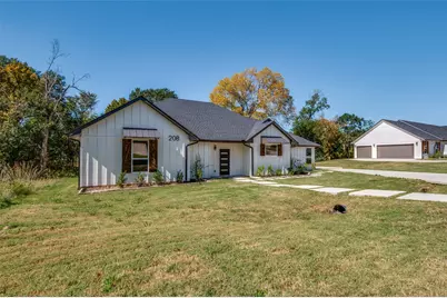 208 Splitrail Drive, Mabank, TX 75143 - Photo 3