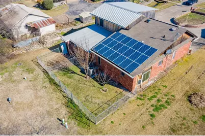 524 S Preston Street, Wolfe City, TX 75496 - Photo 5