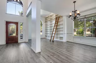 8810 Edgelake Trail, Rowlett, TX 75088 - Photo 3