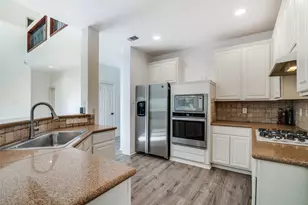 8810 Edgelake Trail, Rowlett, TX 75088 - Photo 5