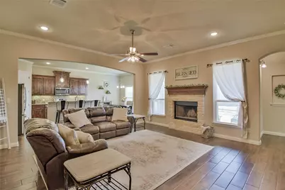 201 Bayless Avenue, Godley, TX 76044 - Photo 3