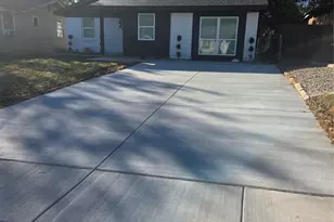 2117 Beaumont St, Grand Prairie, TX 75051 - Photo 3