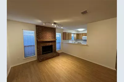 724 Cory Street, Grapevine, TX 76051 - Photo 3