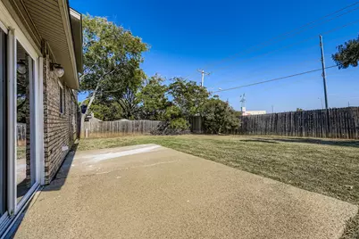 1885 Cliff View Drive, Lewisville, TX 75077 - Photo 25