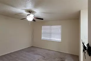 801 Redbud St, Crowley, TX 76036 - Photo 15