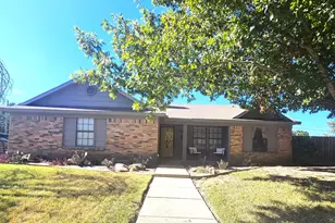 520 Post Oak Ln, Burleson, TX 76028 - Photo 1