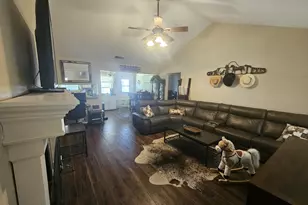 520 Post Oak Ln, Burleson, TX 76028 - Photo 3