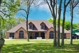 286 W Ridge St, Decatur, TX 76234 - Photo 3