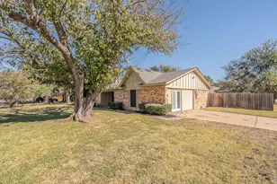 1700 Brookhaven St, Cleburne, TX 76033 - Photo 3