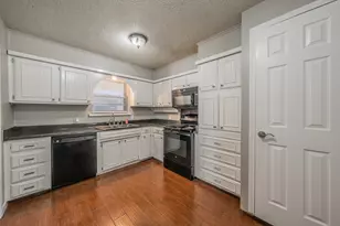 1700 Brookhaven St, Cleburne, TX 76033 - Photo 9