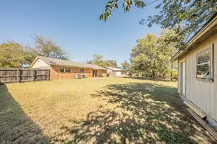 1700 Brookhaven St, Cleburne, TX 76033 - Photo 35
