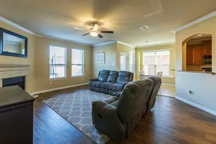 804 W Bend Blvd, Burleson, TX 76028 - Photo 11