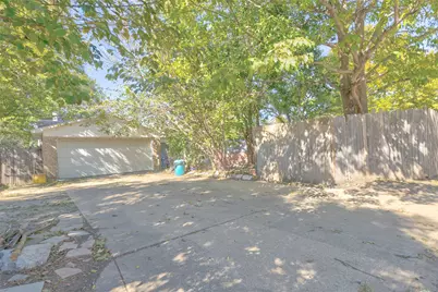 1833 Clark Trail, Grand Prairie, TX 75052 - Photo 5