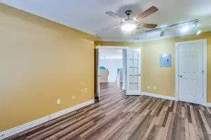 1805 Old Oak Dr, Arlington, TX 76012 - Photo 19