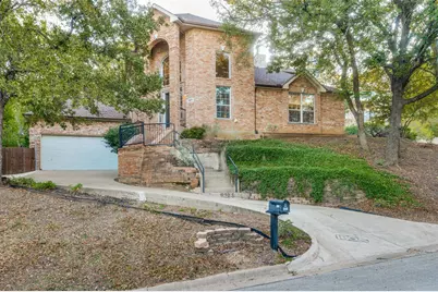 1805 Old Oak Drive, Arlington, TX 76012 - Photo 1