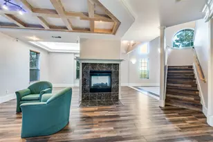 1805 Old Oak Dr, Arlington, TX 76012 - Photo 5