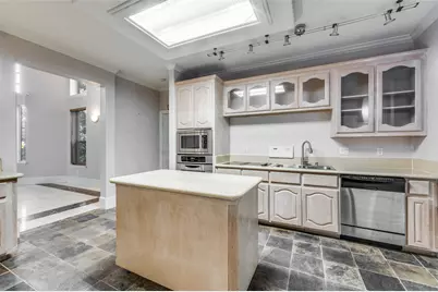 1805 Old Oak Drive, Arlington, TX 76012 - Photo 9