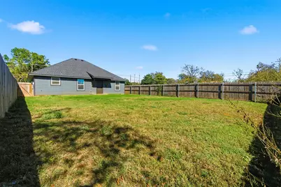 612 W Coffin Street, Denison, TX 75020 - Photo 17