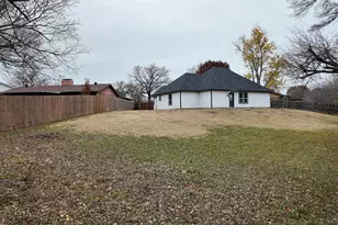 810 Foxwood Pl, Lewisville, TX 75067 - Photo 5