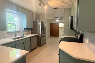 1201 Ravenwood Dr, Arlington, TX 76013 - Photo 3