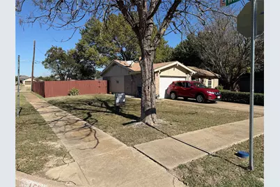 1535 Clearbrook Street, Lancaster, TX 75134 - Photo 3