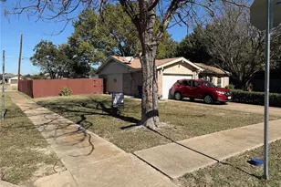 1535 Clearbrook St, Lancaster, TX 75134 - Photo 3