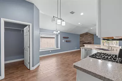 10401 Lake Park Drive, Fort Worth, TX 76053 - Photo 7