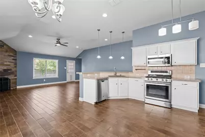 10401 Lake Park Drive, Fort Worth, TX 76053 - Photo 13