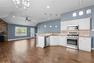 10401 Lake Park Dr, Fort Worth, TX 76053 - Photo 13