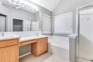 4921 Tulip Ln, Fort Worth, TX 76137 - Photo 9