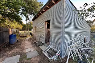 107 N Arkansas St, Seymour, TX 76380 - Photo 25