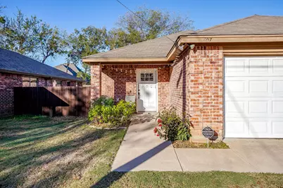 407 Grayson, Joshua, TX 76058 - Photo 3