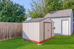 1008 Miles Ave, Burleson, TX 76028 - Photo 5