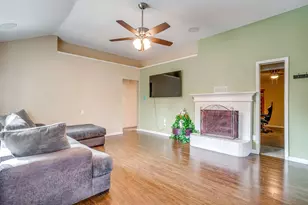 1008 Miles Ave, Burleson, TX 76028 - Photo 11