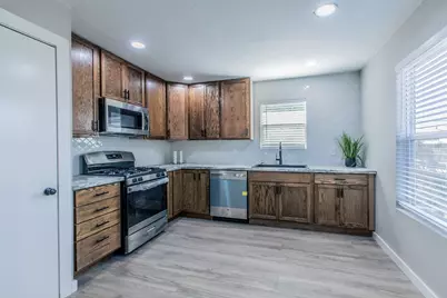 1017 S Adams, McGregor, TX 76657 - Photo 3