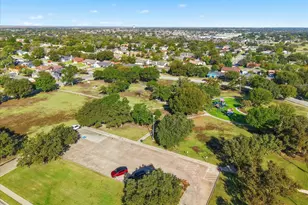 2013 Cedarwood Dr, Carrollton, TX 75007 - Photo 37