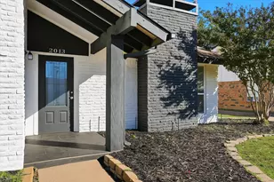 2013 Cedarwood Dr, Carrollton, TX 75007 - Photo 3