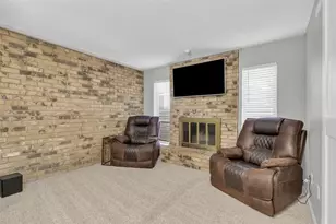 2106 Westkendal Ln, Arlington, TX 76015 - Photo 5