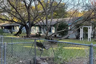 1401 W Ball St, Weatherford, TX 76086 - Photo 27