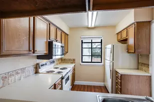 16301 Ledgemont Ln, Addison, TX 75001 - Photo 13