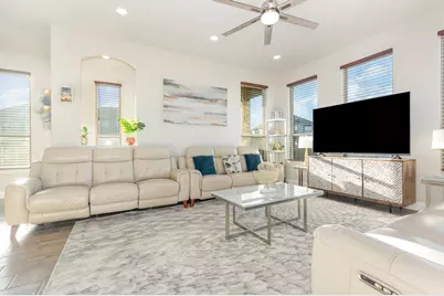 2923 Grand Lookout Lane, Arlington, TX 76001 - Photo 3