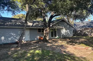 1522 Addington St, Irving, TX 75062 - Photo 21