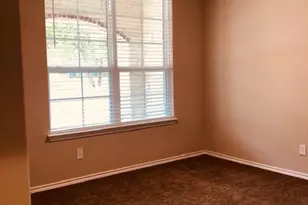 3104 Gillespie St, Greenville, TX 75401 - Photo 5