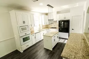 408 Misty Ln, Lewisville, TX 75067 - Photo 3